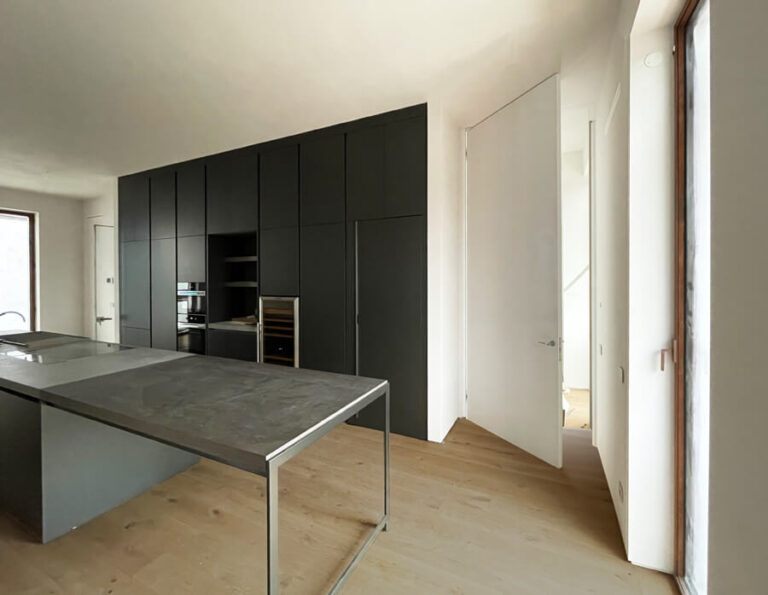 Idee di design innovative per porte a scomparsa filo muro negli ambienti domestici